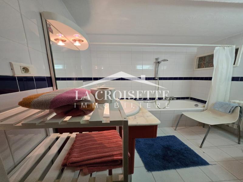 Rez-de-chaussée de villa meublé S+2 avec terrasse à La Marsa